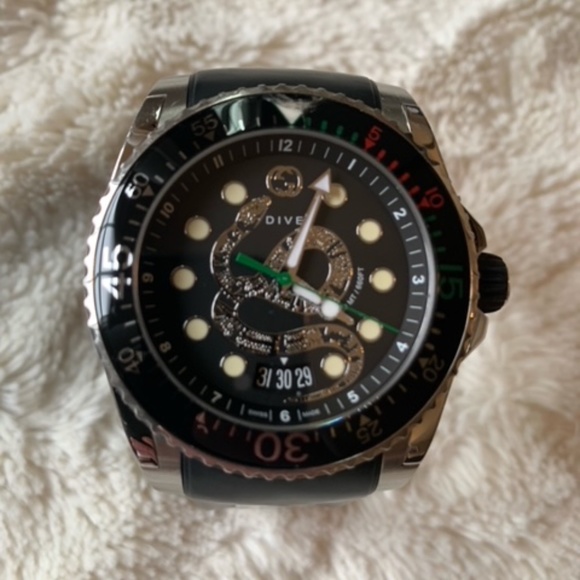 Gucci Dive Watch Quartz Mens - Picture 9 of 9